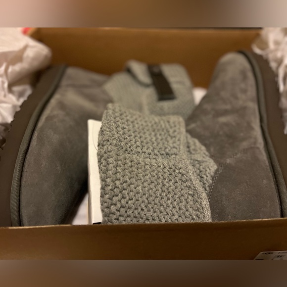 UGG Shaina Sweater Cuff Bootie - Picture 4 of 7